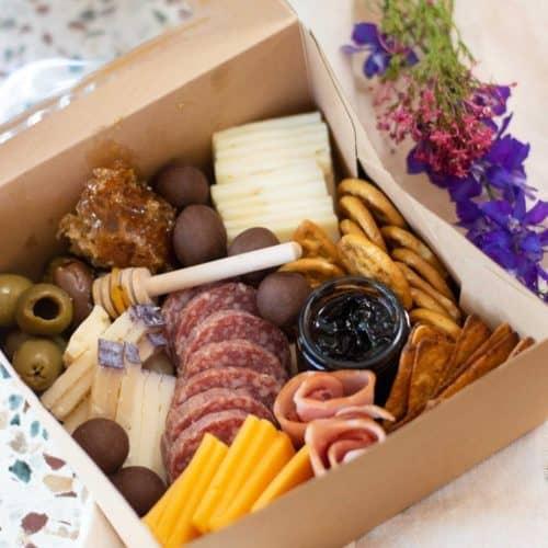 Exploring the Art of Charcuterie: A Guide ‌to Monthly Box Selections