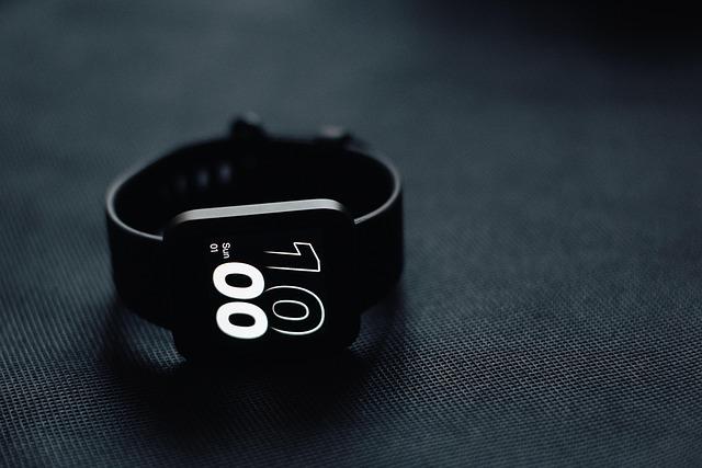 Wearable Tech for Seniors: Best Devices for Health Monitoring and Safety