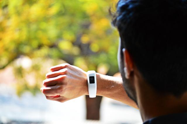 Fitbit Inspire 3: Simple and Effective Fitness Tracker for Beginners