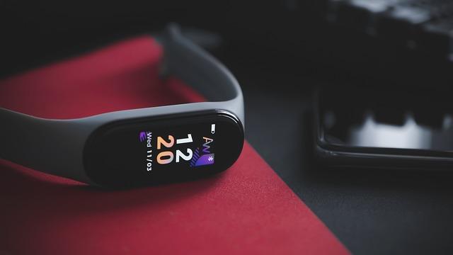 Fitness Trackers for Swimming: Waterproof Ratings and Performance
