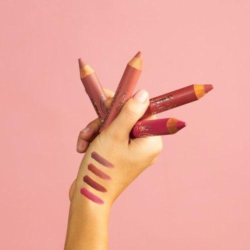 Long-lasting Wear ‌and Skin Benefits:⁤ Why‌ This Blush‍ Stands Out