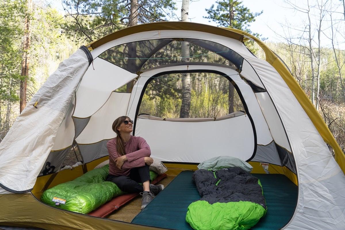 exploring ⁤the Generous Space and Design Features ‍of the Base Camp 4 Tent