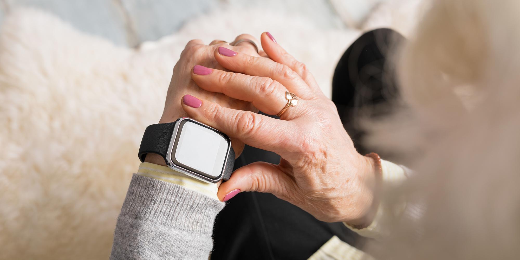 Essential Features to Look for in Senior-Friendly Wearable Devices